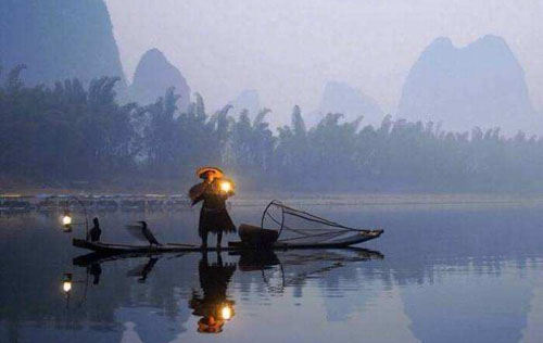 “桃李春风一杯酒，江湖夜雨十年灯”是什么意思？